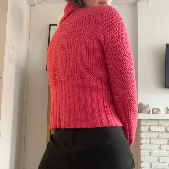 Magenta Cashmere Cropped Turtleneck - Picture 2 of 2